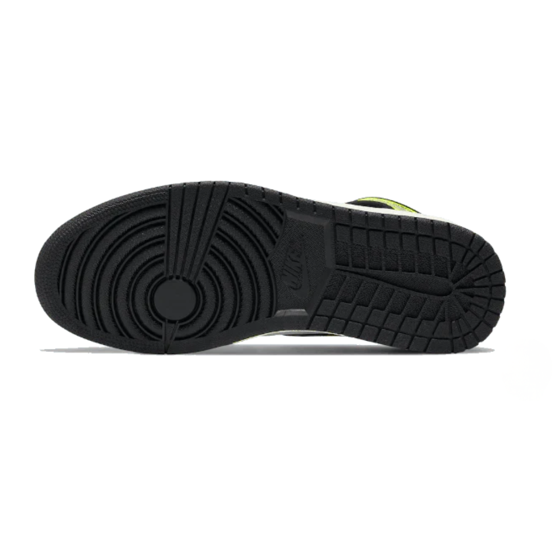 NIKE AIR JORDAN 1 RETRO HIGH OG VOLT GOLD – Image 3