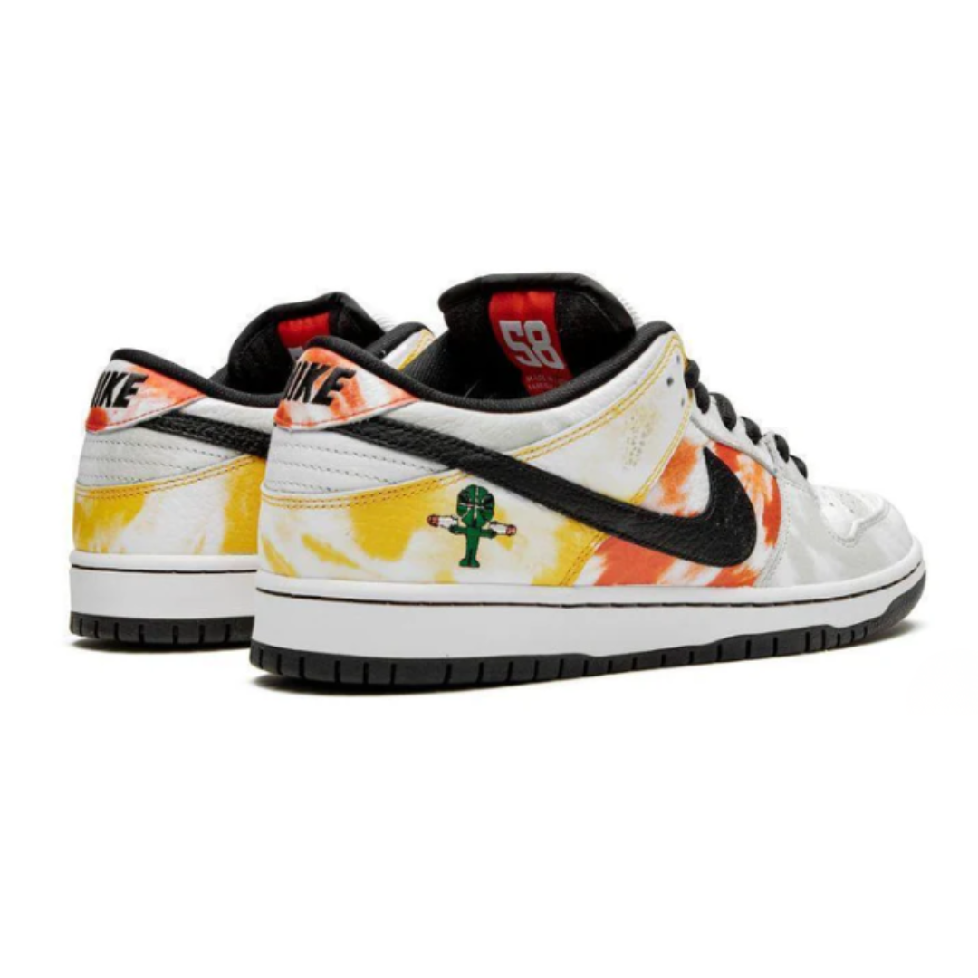 SB Dunk Low "Tie-Dye Rayguns 2019 - White" – Image 4