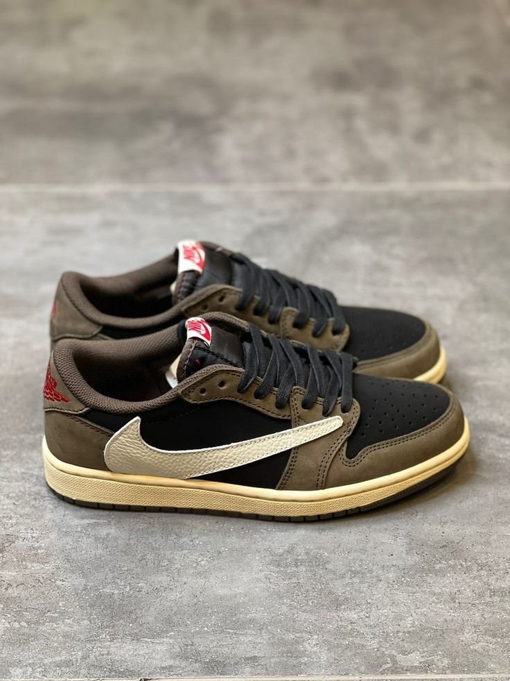 Nike Travis Scott x Air Jordan 1 Low OG SP 'Dark Mocha' – Image 3
